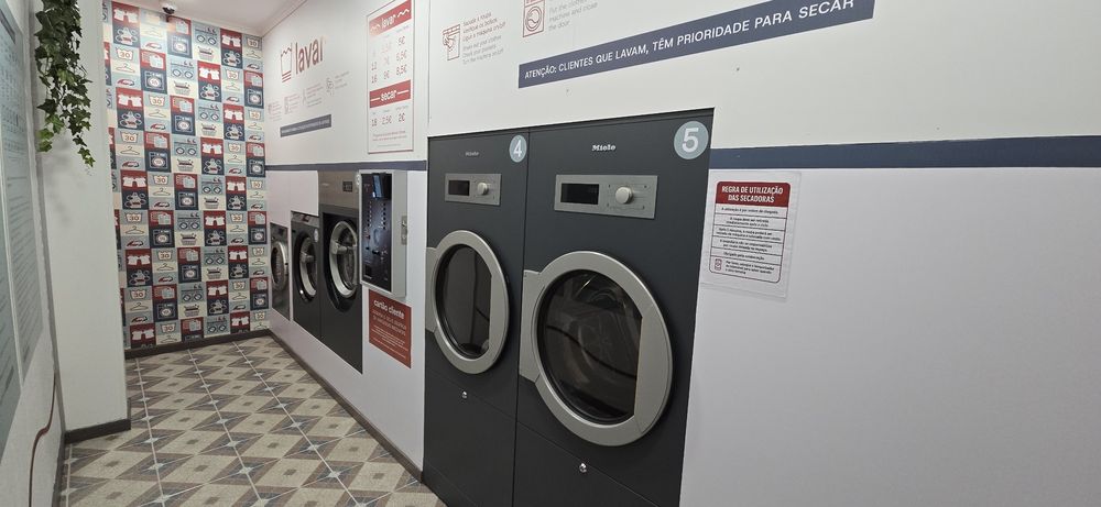 Máquinas de secar profissionais Miele da Lavandaria Alvelos